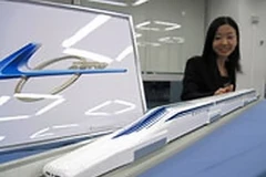 Mô hình tàu Series L0. (Nguồn: Asahi Shimbun)