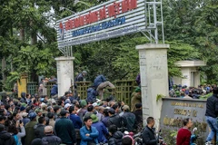 VFF cho biết không bán vé trực tiếp cho người hâm mộ nhưng sẽ bán trực tiếp cho một bộ phận cổ động viên là thương binh. Nhưng đến lúc này, thời điểm bán vé cho các bác thương binh chưa được xác định. (Ảnh: Minh Sơn/Vietnam+)