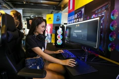 Một bộ sản phẩm với đầy đủ thiết bị cho game thủ của CORSAIR được giới thiệu. (Ảnh: Minh Sơn/Vietnam+)