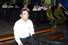 Bị cáo Huỳnh Ngọc Sĩ trong phiên tòa sơ thẩm chiều 15/10. (Ảnh: Hoàng Hải/TTXVN)