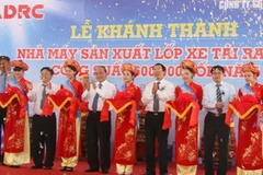 Lễ cắt băng khánh thành nhà máy. (Ảnh: Văn Sơn/TTXVN)