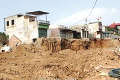 Đoạn Hoàng thành vừa bị phá. (Ảnh: Internet).