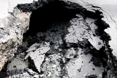 Hố sụp xuống trên đường Hai Bà Trưng, Thành phố Hồ Chí Minh. (Ảnh: Internet).