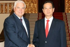 Thủ tướng Nguyễn Tấn Dũng tiếp Tổng thống Cộng hòa Panama Ricardo Martinelli. (Ảnh: Đức Tám/TTXVN)