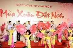 Một tiết mục trong cuộc thi thơ nhân Ngày thơ Việt Nam. (Ảnh: Minh Đức/TTXVN)