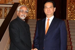 Thủ tướng Nguyễn Tấn Dũng tiếp Phó Tổng thống Cộng hòa Ấn Độ. (Ảnh: Đức Tám/TTXVN)