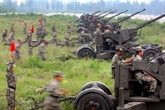 Các binh sĩ tham gia diễn tập. (Ảnh: Xinhuanet)