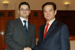 Thủ tướng Nguyễn Tấn Dũng tiếp Bộ trưởng Ngoại giao Cộng hòa Serbia. (Ảnh: Doãn Tấn/TTXVN)