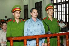 Bị cáo Đoàn Văn Quý trước vành móng ngựa trong phiên xử ngày 3/4. (Ảnh: Doãn Tấn/TTXVN)