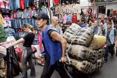 Quang cảnh bên trong chợ Cherkyzovo. (Ảnh: AP).