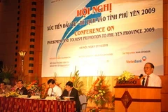 Phó Thủ tướng thường trực Nguyễn Sinh Hùng phát biểu tại hội nghị. (Ảnh: Hồng Kỳ/TTXVN).