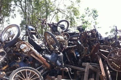 Các xe bị tiêu hủy. (Ảnh: Việt Dũng/Vietnam+)