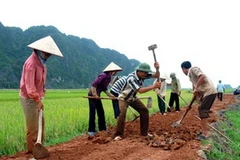 Làm đường giao thông nông thôn. Ảnh minh họa. (Nguồn: Internet)