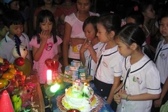 Trẻ em tỉnh Quảng Bình đón Trung thu. (Ảnh: Trịnh Duy Hưng/TTXVN). 