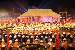 "Cuộc thao diễn thủy binh thời chúa Nguyễn" - một lễ hội được xác lập kỷ lục Việt Nam. (Ảnh: Quốc Việt/TTXVN). 