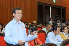Đại biểu Quốc hội tỉnh Bình Phước phát biểu ý kiến. (Ảnh: Doãn Tấn/TTXVN)