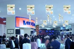 Mua sắm tại siêu thị điện máy Việt Long. (Ảnh: Internet)