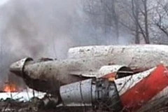 Máy bay Tupolev 154 rơi gần sân bay tại Smolensk, Nga. (Ảnh: Reuters).