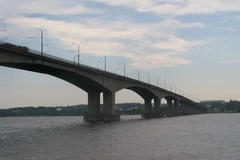 Cây cầu bắc qua sông Volga. (Ảnh: Internet).