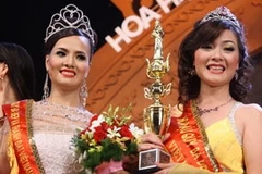 Hai đại diện của Việt Nam sẽ tham dự Mrs World Pageant 2009: Hoàng Thị Yến (phải) và Nguyễn Thị Thu Hà. (Ảnh: TT&VH).