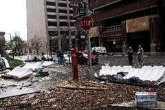 Cảnh tàn phá do bão Sandy tại quận tài chính ở New York ngày 30/10. (Nguồn: AFP/TTXVN)