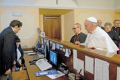 Giáo hoàng tự thanh toán tiền phòng trọ. (Nguồn: L´Osservatore Romano)