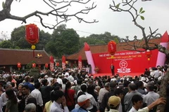 Đông đảo nhân dân Thủ đô về dự Ngày Thơ Việt Nam. (Ảnh: Phương Hoa/TTXVN). 