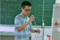 Nguyễn Việt Hoàng, học sinh Trường chuyên Hà Nội-Amsterdam giành huy chương bạc Olympic Hóa học Quốc tế lần thứ 44 năm 2012. (Nguồn: VietQ)