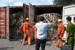 Container rác thải nguy hại. (Ảnh: Văn Đức/Vietnam+)