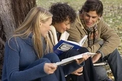 Sinh viên đại học ở Anh. (Ảnh minh họa: Internet)