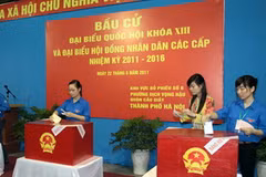 Cử tri Hà Nội đi bầu cử ngày 22/5. (Ảnh: Bích Ngọc/TTXVN)