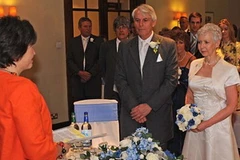 Đám cưới của tân lang và tân nương sau 28 năm chờ đợi. (Nguồn: Internet) 