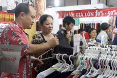 Một gian hàng khuyến mại. (Ảnh: Trần Việt/TTXVN)