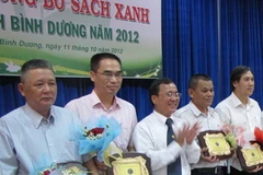 Đại diện Công ty FrieslandCampina tại Lễ công bố Sách Xanh tỉnh Bình Dương năm 2012. (Nguồn: FrieslandCampina)