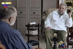 Ảnh về cuộc phỏng vấn giữa nhà báo Mario Silva với lãnh tụ Cách mạng Cuba Fidel Castro được phát trên đài truyền hình Venezuela. (Nguồn: Reuters)