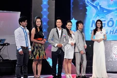 Các thí sinh trong đêm thi 4/11. (Ảnh L.V.P.H).