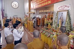 Lễ cúng vua Lý Thái Tổ. (Ảnh: Thế Anh/TTXVN).