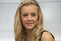 "Người đẹp ngủ trong rừng" Louisa Ball. (Ảnh: News of the World). 