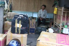 TP.HCM triệt phá điểm cất giữ, trung chuyển thuốc lá lậu lớn