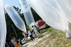 Các nhà hoạt động Hàn Quốc rải 300.000 truyền đơn chống Triều Tiên