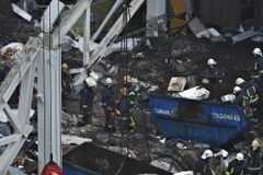 Latvia bắt giữ hai người liên quan vụ sập mái siêu thị năm 2013