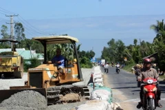 Khảo sát sự cố sụt nền Quốc lộ 1 bằng phương pháp “đo sâu điện”