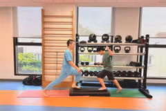 Nhu cầu về phục hồi chức năng sẽ ngày càng gia tăng trong thời gian tới do mô hình bệnh tật ở Việt Nam đang ở giai đoạn chuyển đổi đa gánh nặng. (Ảnh: PV/Vietnam+)