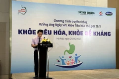 Phó giáo sư Trần Thanh Dương - Viện trưởng Viện Dinh dưỡng Quốc gia phát biểu tại buổi lễ. (Ảnh: PV/Vietnam+)