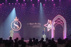 Phó giáo sư Nguyễn Tiến Dũng - Phó Chủ tịch Hội hô hấp Nhi Việt Nam khuyến cáo các bậc phụ huynh không nên lạm dụng kháng sinh. (Ảnh: PV/Vietnam+)
