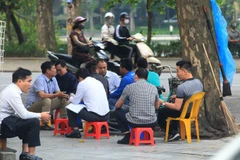 Bộ Y tế kêu gọi mỗi người dân hãy thực hiện các biện pháp phòng chống dịch trong dịp nghỉ lễ. (Ảnh: TTXVN)