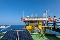 Nhà giàn DK1 Phúc Tần hiên ngang giữa sóng nước biển Đông 