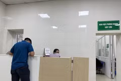 Người bệnh đến khám tại một cơ sở y tế tại Hà Nội. (Ảnh: T.G/Vietnam+)