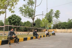 Người dân trong một khu cách ly tại tỉnh Hải Dương. (Ảnh: PV/Vietnam+)