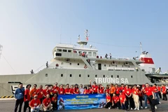 Hải trình đến với Trường Sa sâu lắng trong tim mỗi Kiều bào 